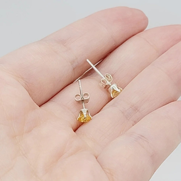 New Yellow Round Cut CZ Earrings - Picture 3 of 6